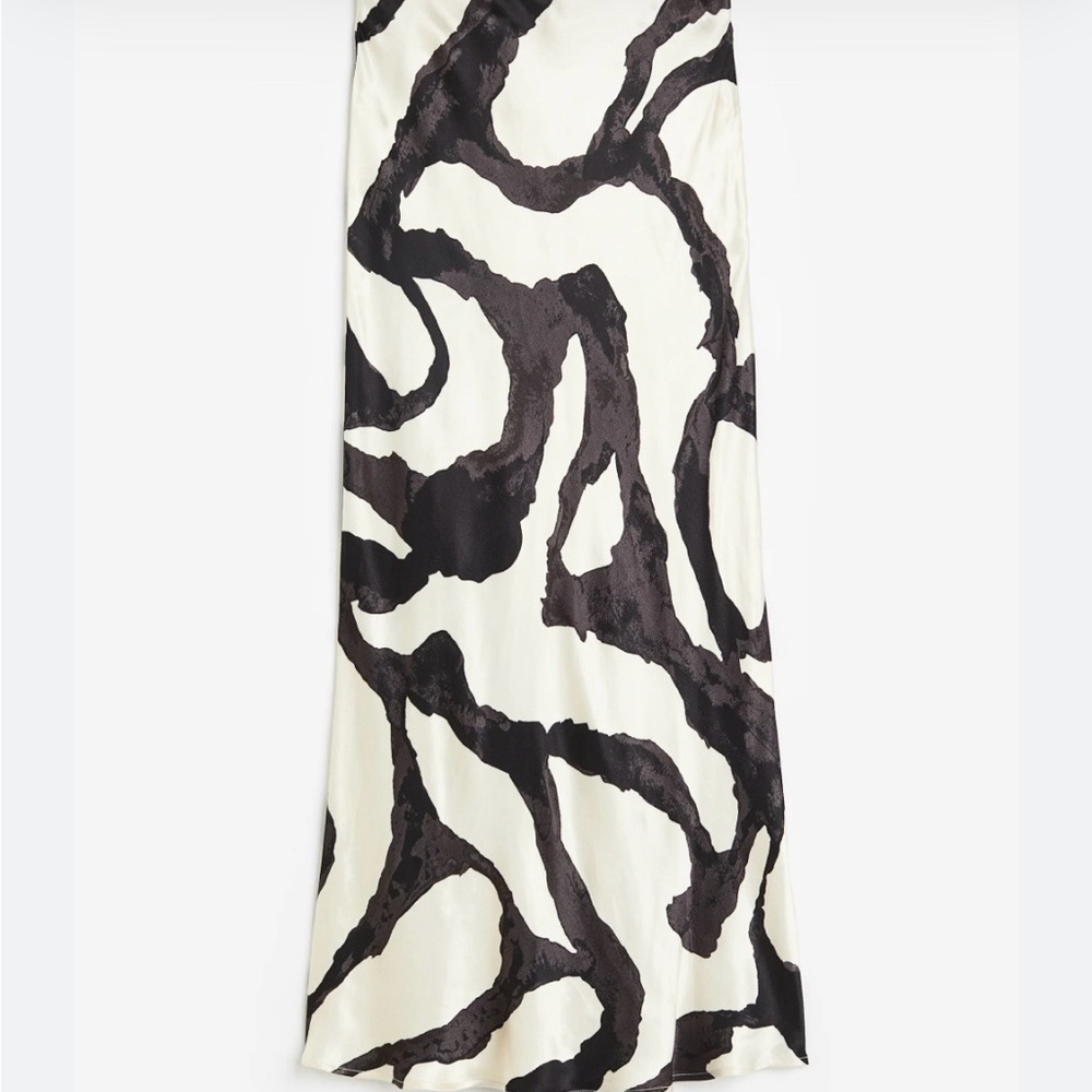 H&M Black and Cream Maxi Skirt